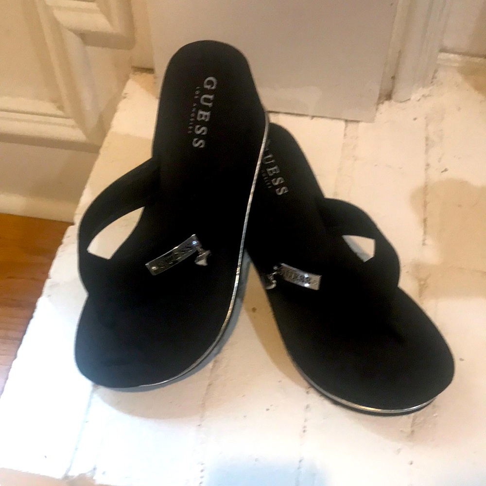 Black guess platform sandal